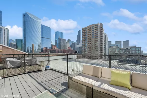 Chicago, IL 60661,616 W Fulton ST #716