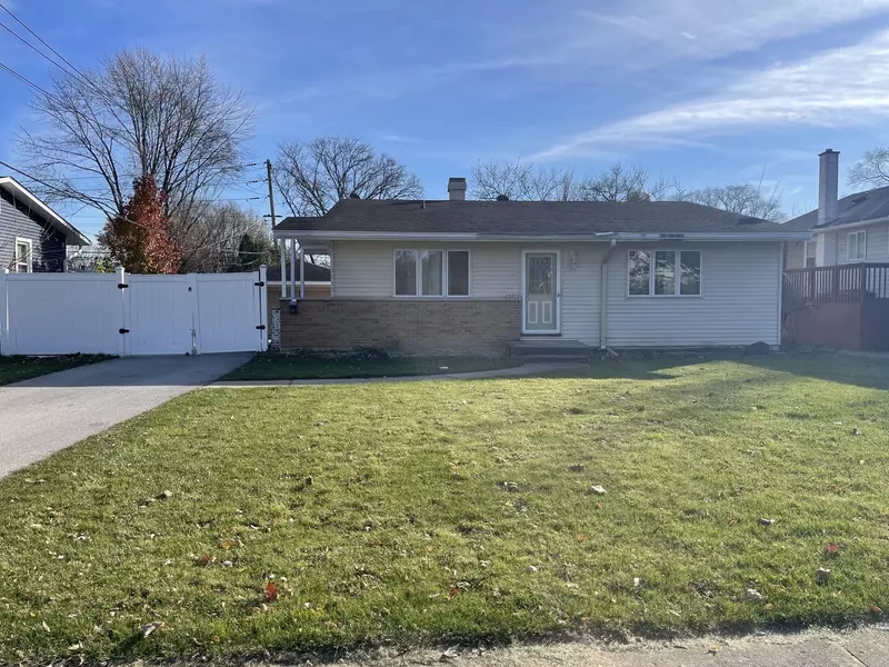 2813 Forest Glen Pkwy, Woodridge, IL 60517