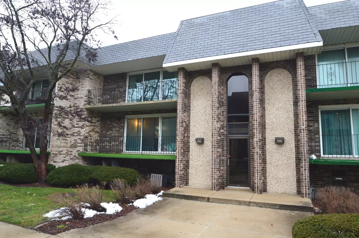 Oak Lawn, IL 60453,9126 S PULASKI RD #2W
