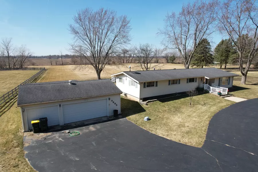4605 S Ridgeway RD, Ringwood, IL 60072