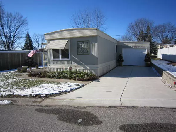 Lt 16 Lamp Lighter LN, Bristol, WI 53104