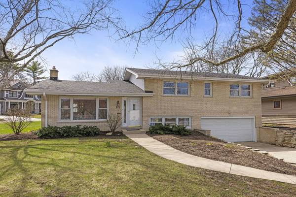 370 Prairie AVE, Naperville, IL 60540