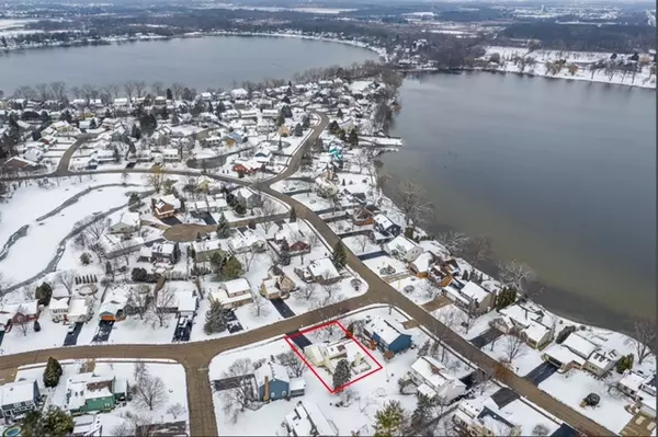 Third Lake, IL 60030,225 Windjammer LN