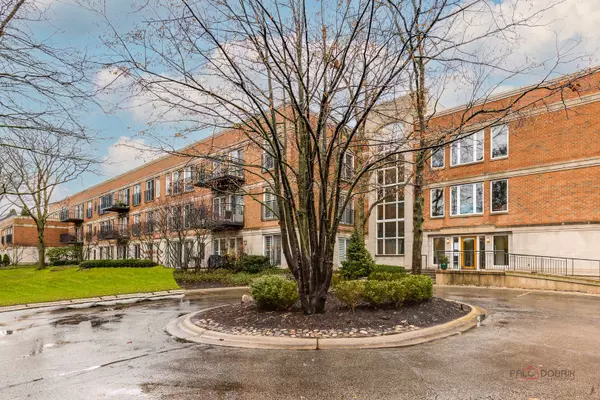 119 E Laurel AVE #201, Lake Forest, IL 60045