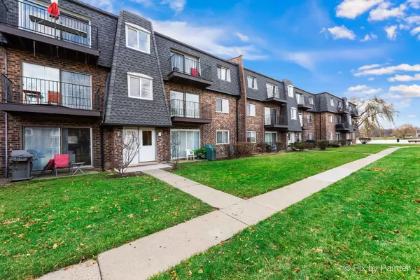 Des Plaines, IL 60016,9407 Bay Colony DR #2W