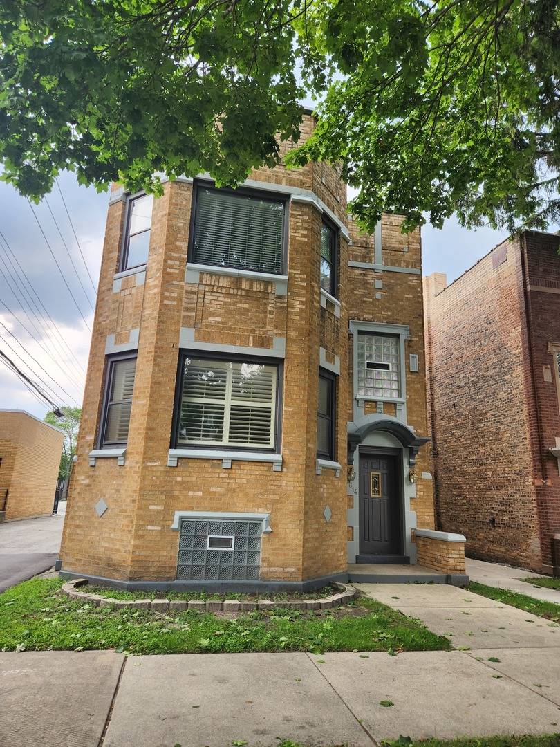 5614 N Campbell AVE, Chicago, IL 60659