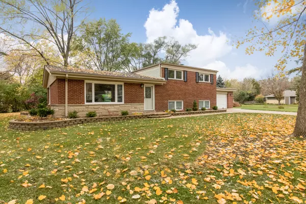 Prospect Heights, IL 60070,22 W Stonegate DR