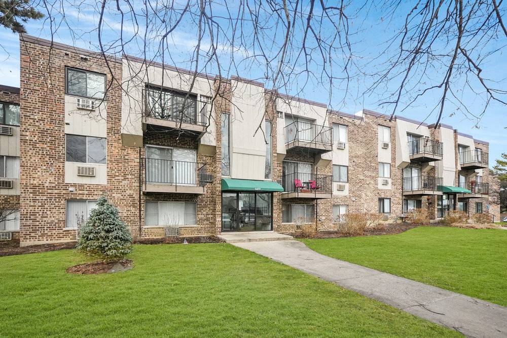1477 N Winslowe DR #101, Palatine, IL 60074