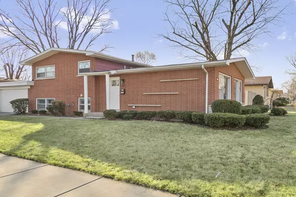 238 W Elmwood DR, Chicago Heights, IL 60411