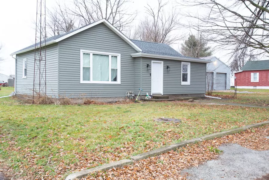 33574 Oak ST, Chenoa, IL 61726