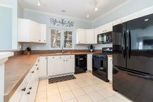 Elgin, IL 60123,2009 Jeffrey LN #2009