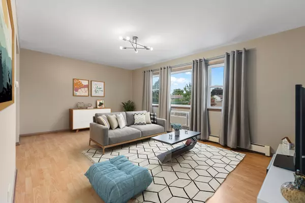 Brookfield, IL 60513,8808 45th PL #11