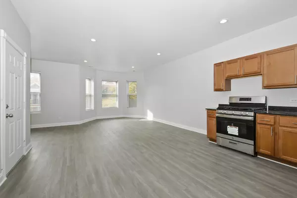 Chicago, IL 60637,6605 S Kimbark AVE