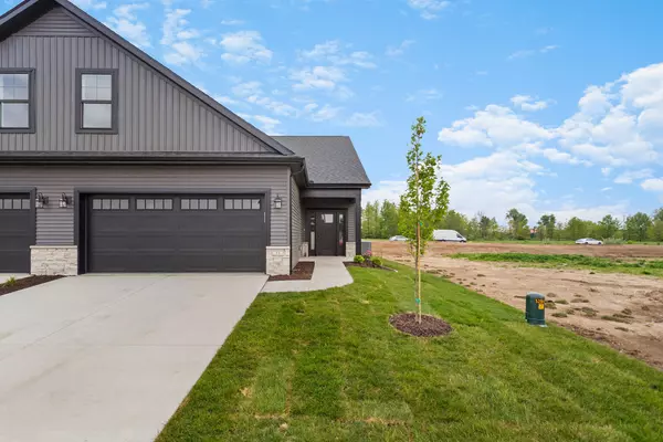 13 Prairie TRL, Monticello, IL 61856
