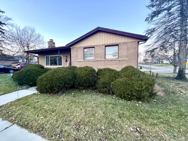 5440 Benton AVE, Downers Grove, IL 60515