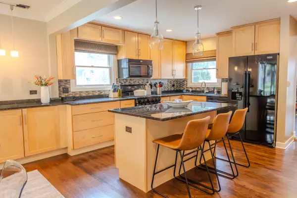 Mount Prospect, IL 60056,316 N Elm ST