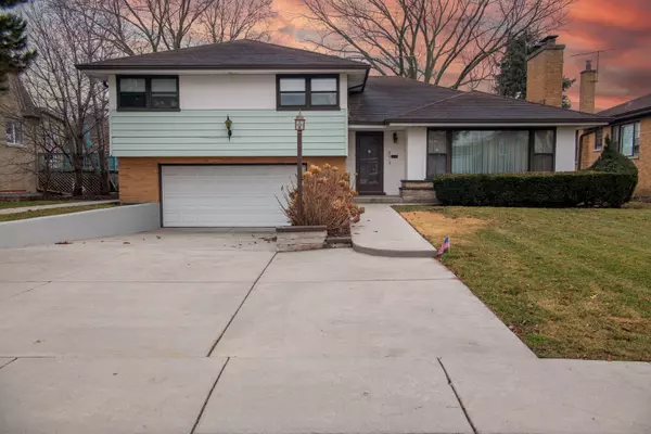 8019 W Summerdale AVE, Norwood Park Township, IL 60656