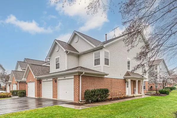 294 Regal CT, Roselle, IL 60172