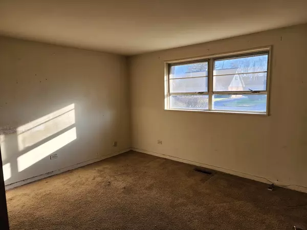 Chicago Heights, IL 60411,199 W Raye DR