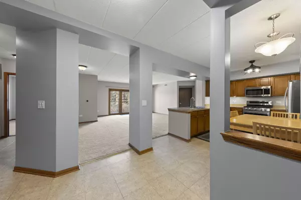 Lombard, IL 60148,2030 Saint Regis DR #321