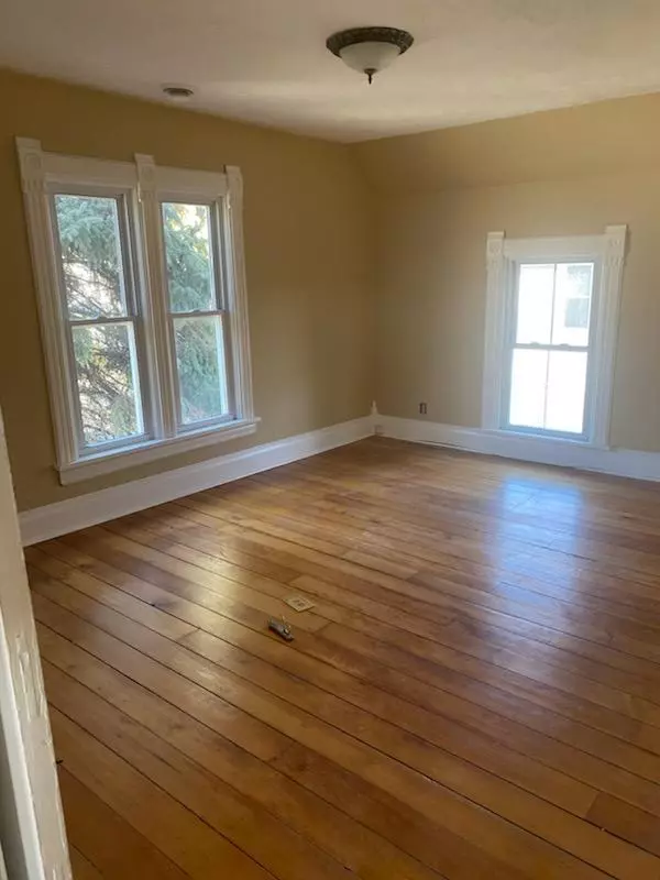 Algonquin, IL 60102,329 Jefferson ST #2