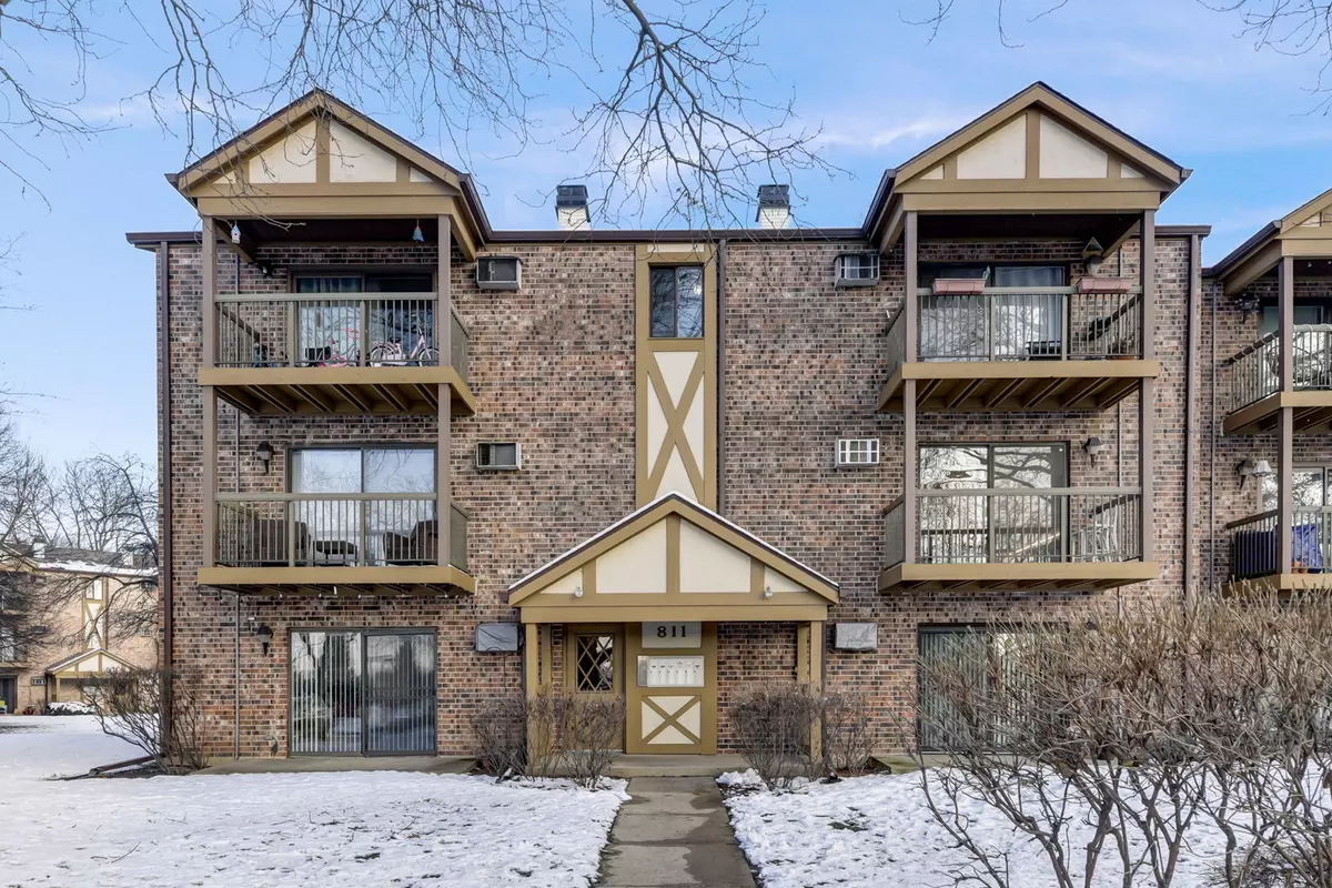 Arlington Heights, IL 60005,811 S Dwyer AVE #D