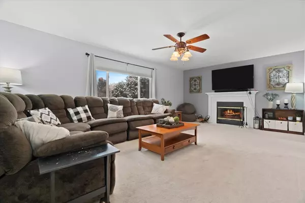 Wadsworth, IL 60083,3175 N Magnolia LN