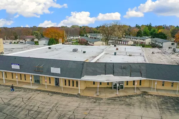 Sterling, IL 61081,2317-2323 E Lincoln Way