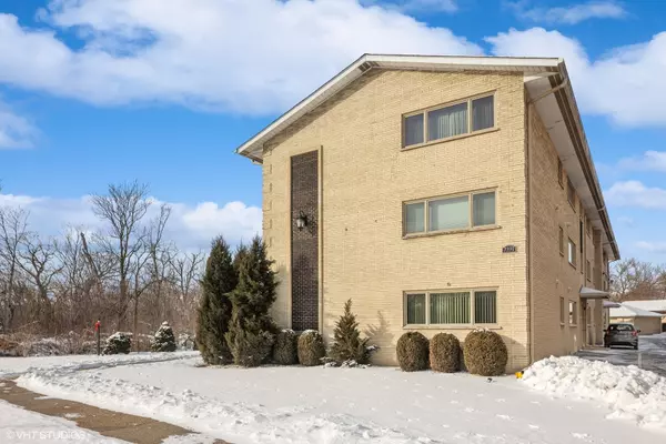 7330 Ogden AVE #2,  Riverside,  IL 60546