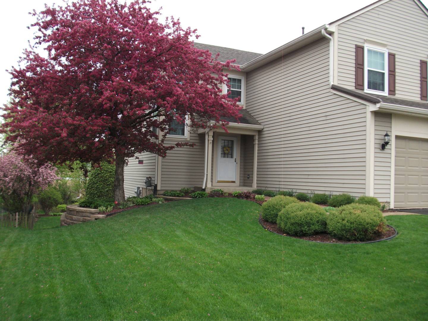 South Elgin, IL 60177,1211 N Lancaster CIR N