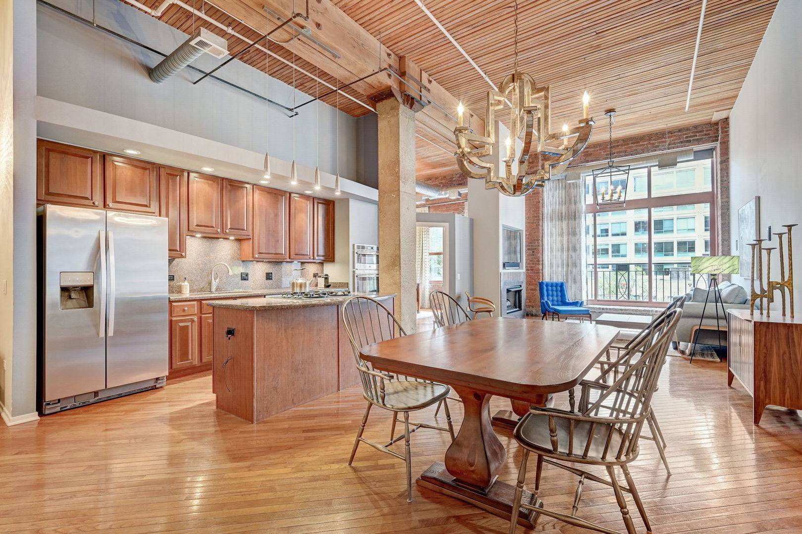 Chicago, IL 60654,360 W Illinois ST #231