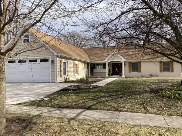 101 Burgess RD, Geneva, IL 60134