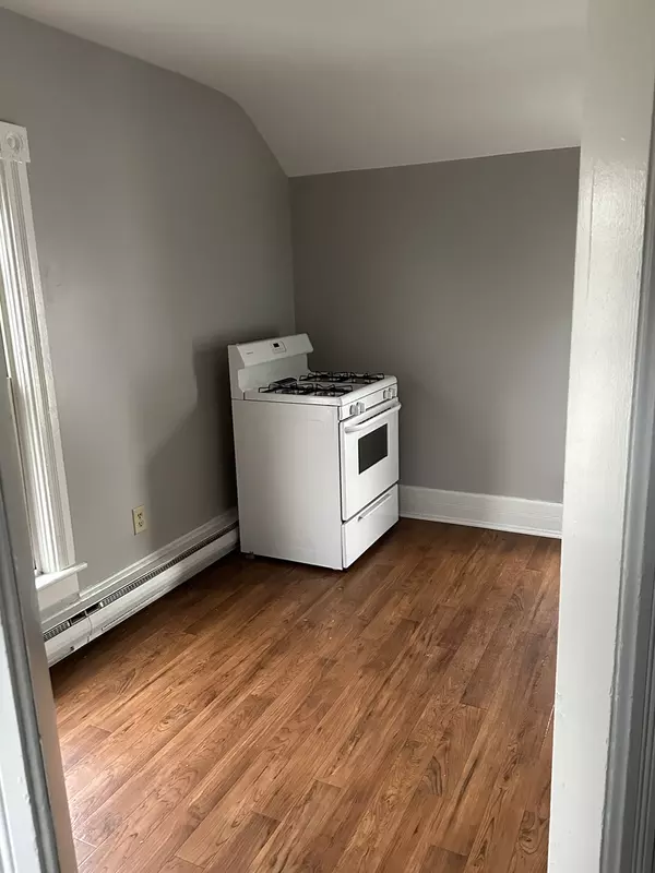 Momence, IL 60954,106 E 5th ST