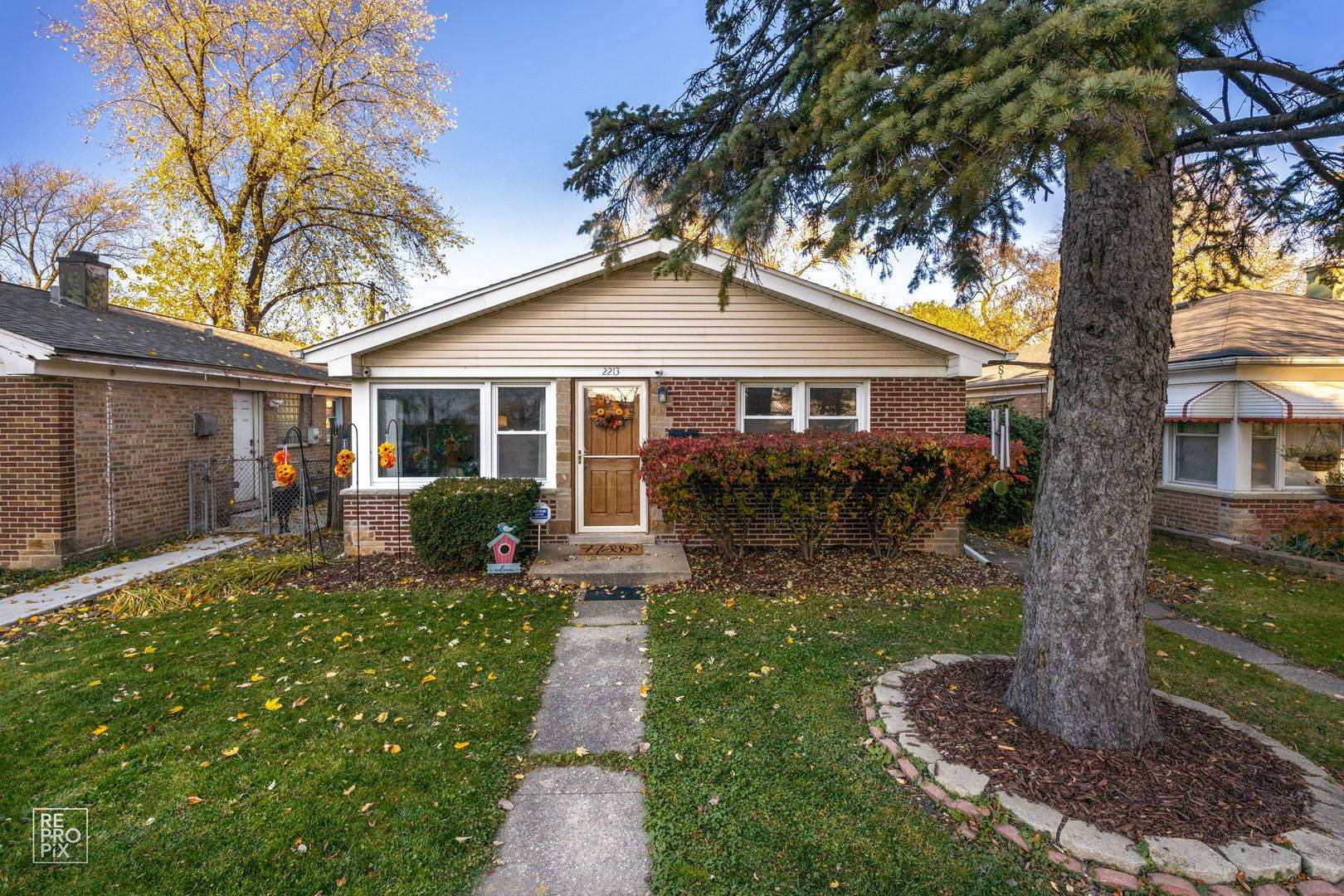 2213 Cleveland ST, Evanston, IL 60202