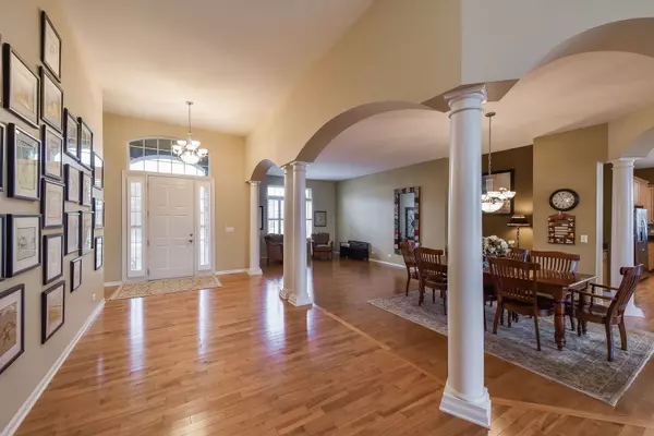 North Aurora, IL 60542,882 Stratford DR