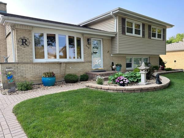 618 Groen LN, Schaumburg, IL 60193