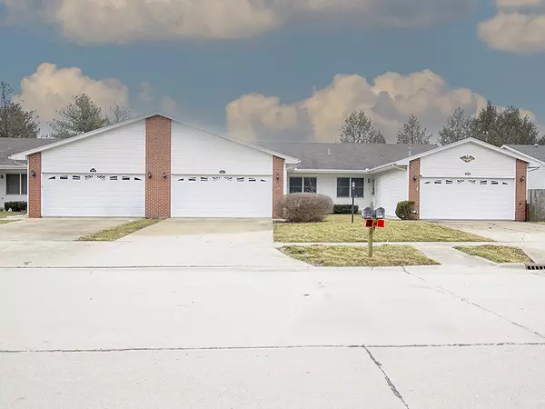 Savoy, IL 61874,109 W Tomaras AVE #C