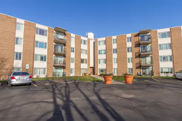 Palatine, IL 60067,140 W Wood ST #223