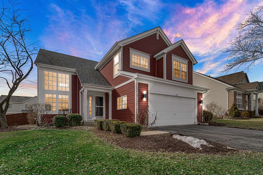 1043 N Lancaster CIR, South Elgin, IL 60177