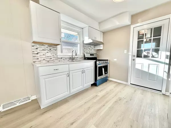 Chicago Heights, IL 60411,593 W 16th PL