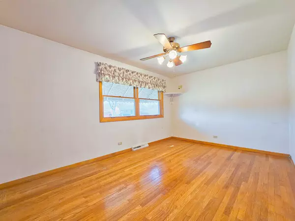 Chicago Heights, IL 60411,251 N Arquilla DR