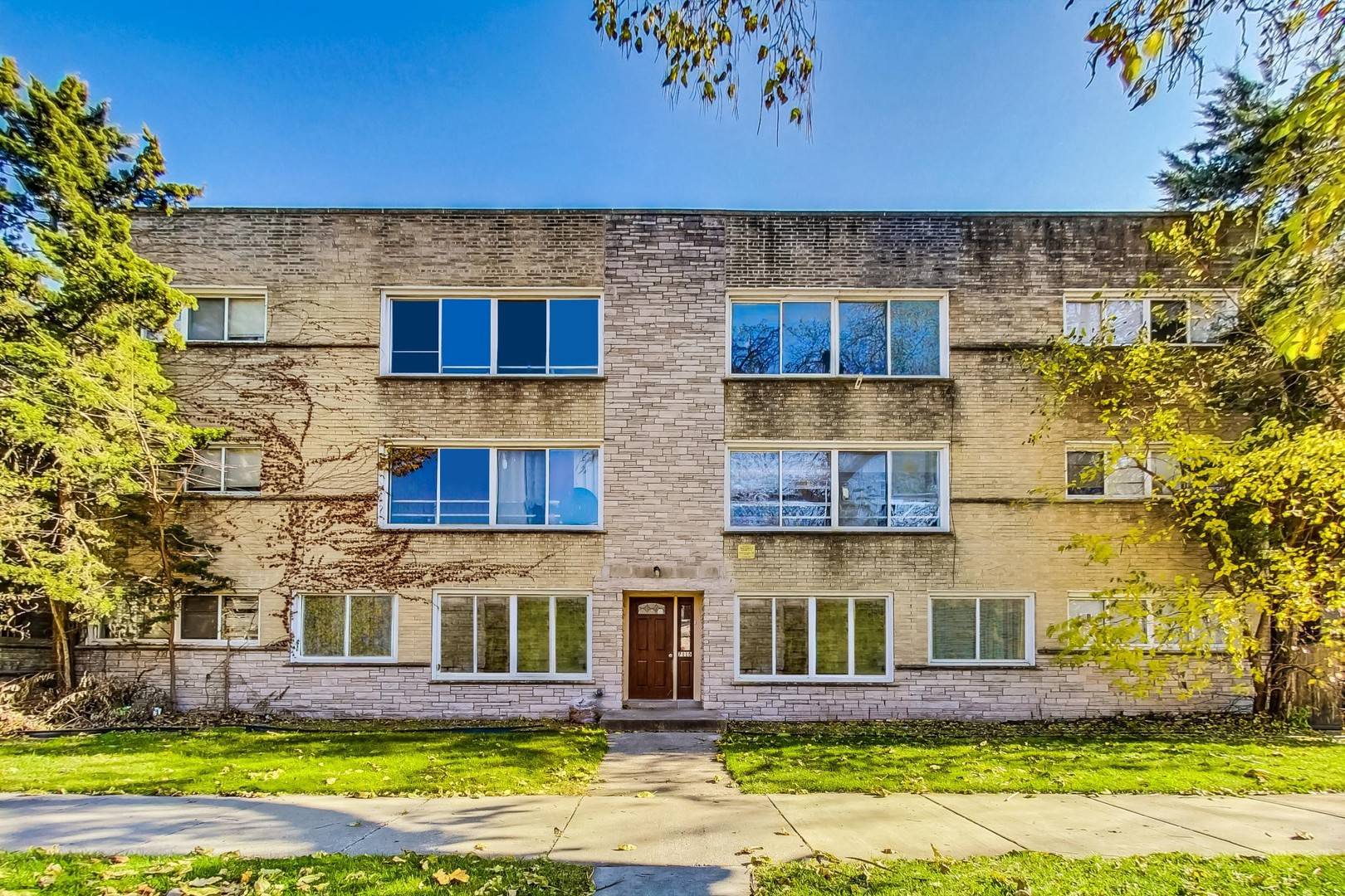 Chicago, IL 60649,7115 S Oglesby AVE