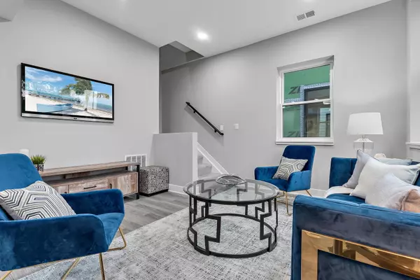 Chicago, IL 60612,2836 W Harrison ST #A