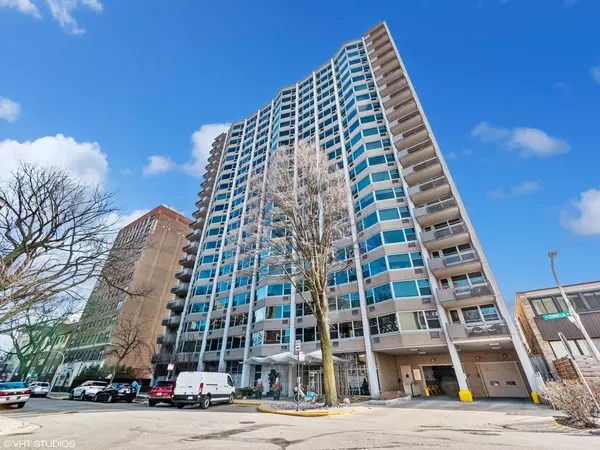 555 W Cornelia AVE #907, Chicago, IL 60657