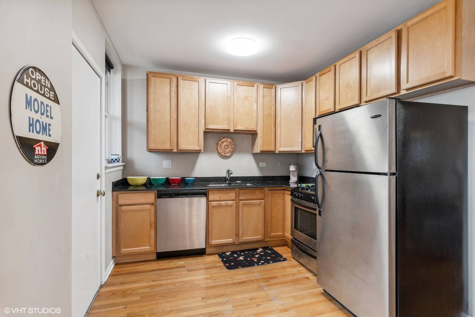 Evanston, IL 60202,800 Dobson ST #2