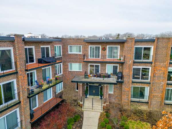 1230 N Western AVE #201, Lake Forest, IL 60045