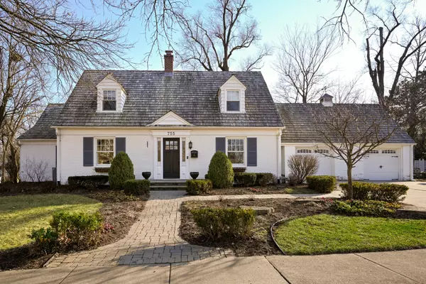 755 Wingate RD, Glen Ellyn, IL 60137