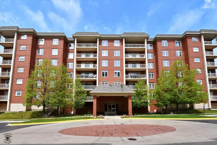 8400 Callie AVE #303, Morton Grove, IL 60053