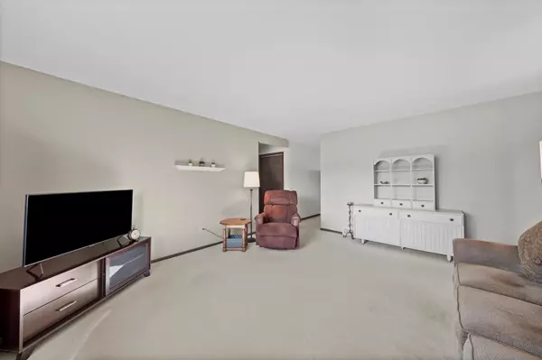 Elgin, IL 60123,1280 Fairwood DR