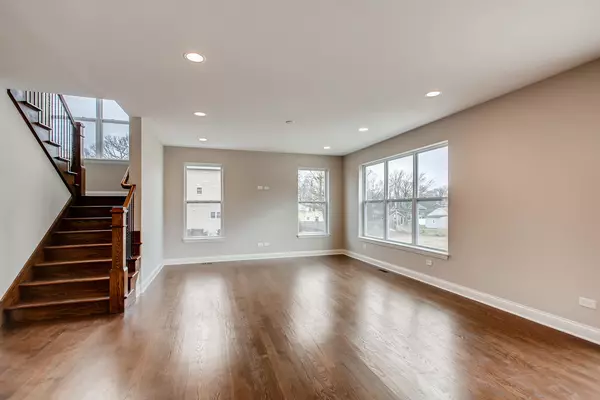 Vernon Hills, IL 60061,384 Woodland Chase LN
